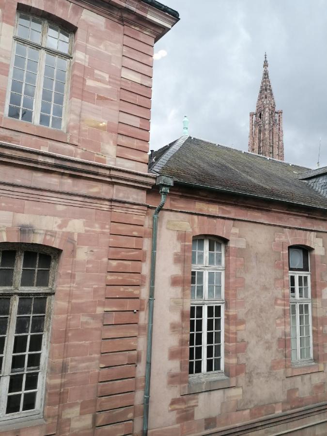 Appartement A La Tour Des Rohan
