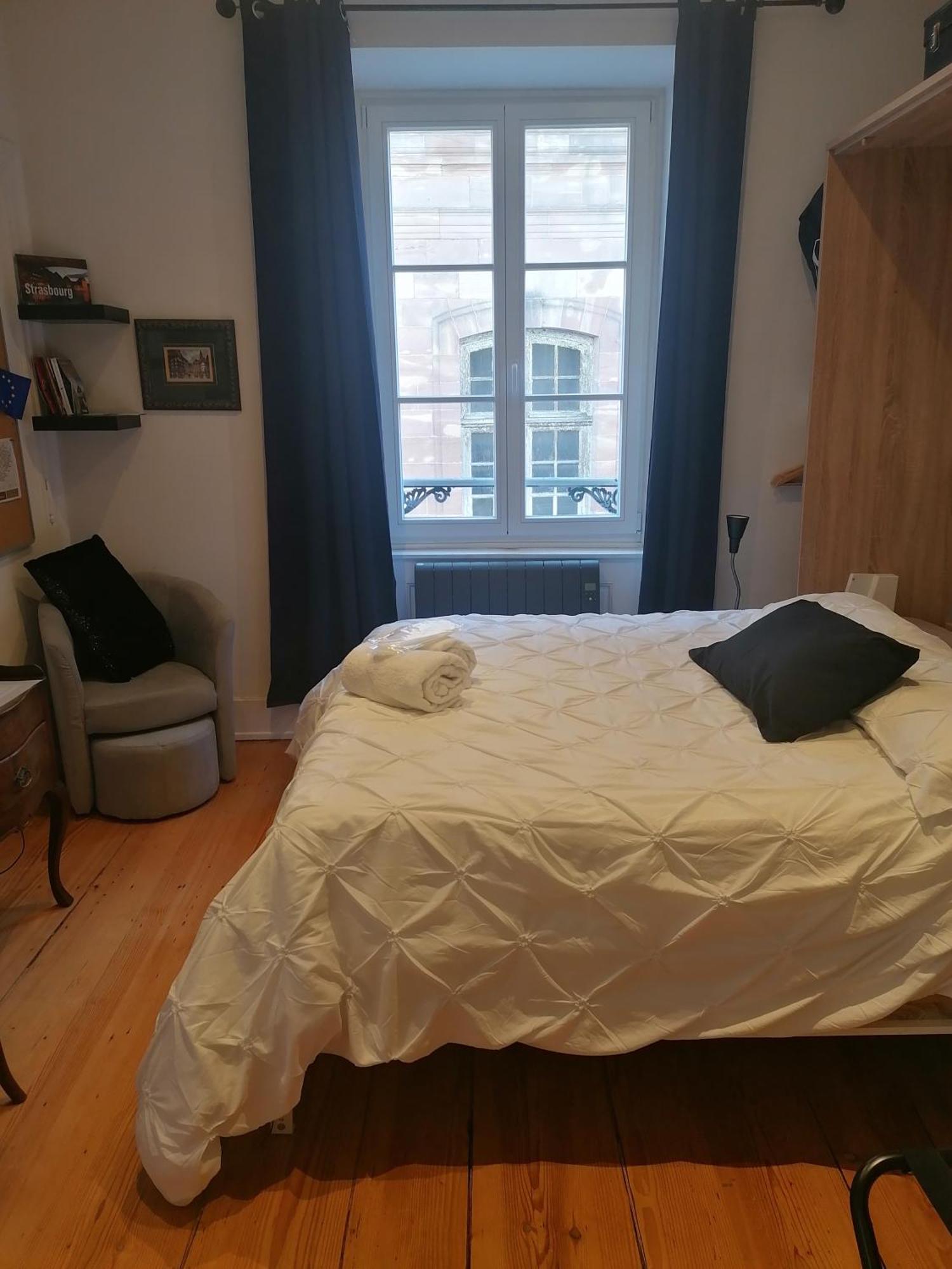 Apartment A La Tour Des Rohan
